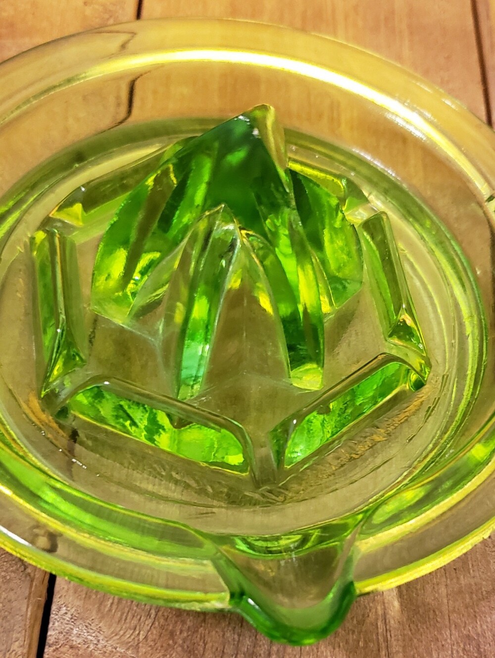 Vintage/Antique Uranium Glass Juicer